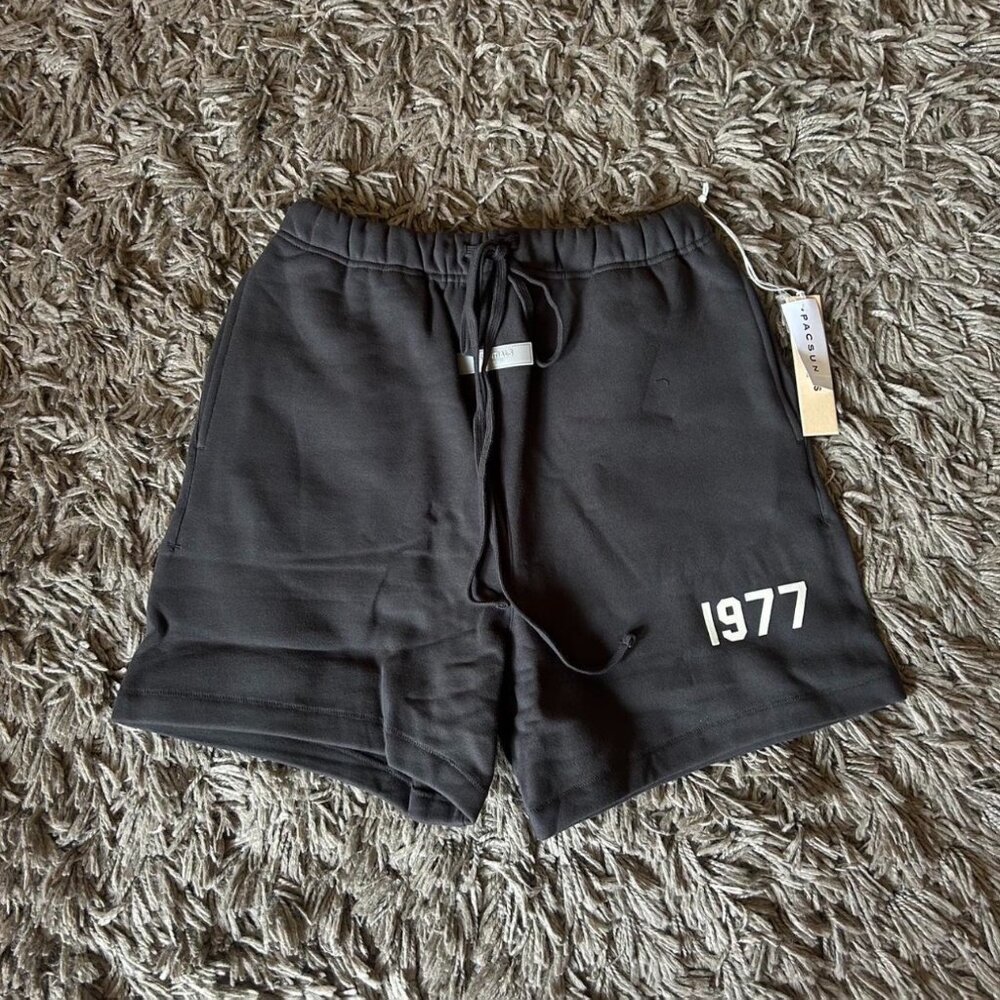 Fear of God Essentials 1977 Iron Sweatshorts SS22 Size Large Brand New